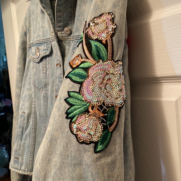 Distressed denim jacket with sequin appliqué - Picture 3 of 6